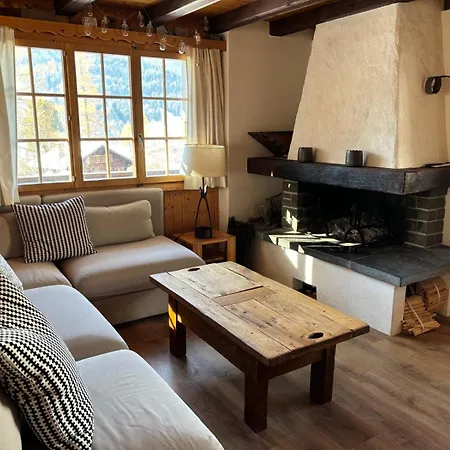 Familial Rose De Noel シャレー レ・ディアブルレ