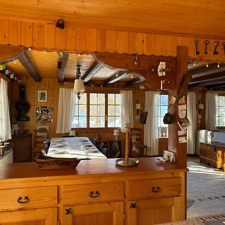 Familial Rose De Noel Chalet *