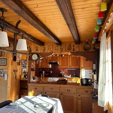 Chalet Familial Rose De Noël *