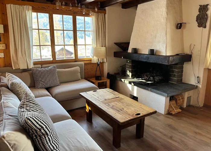 Familial Rose De Noel Alpstuga Les Diablerets