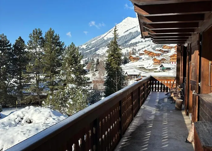 Familial Rose De Noel Alpstuga *