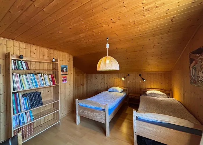 Familial Rose De Noel Alpstuga *